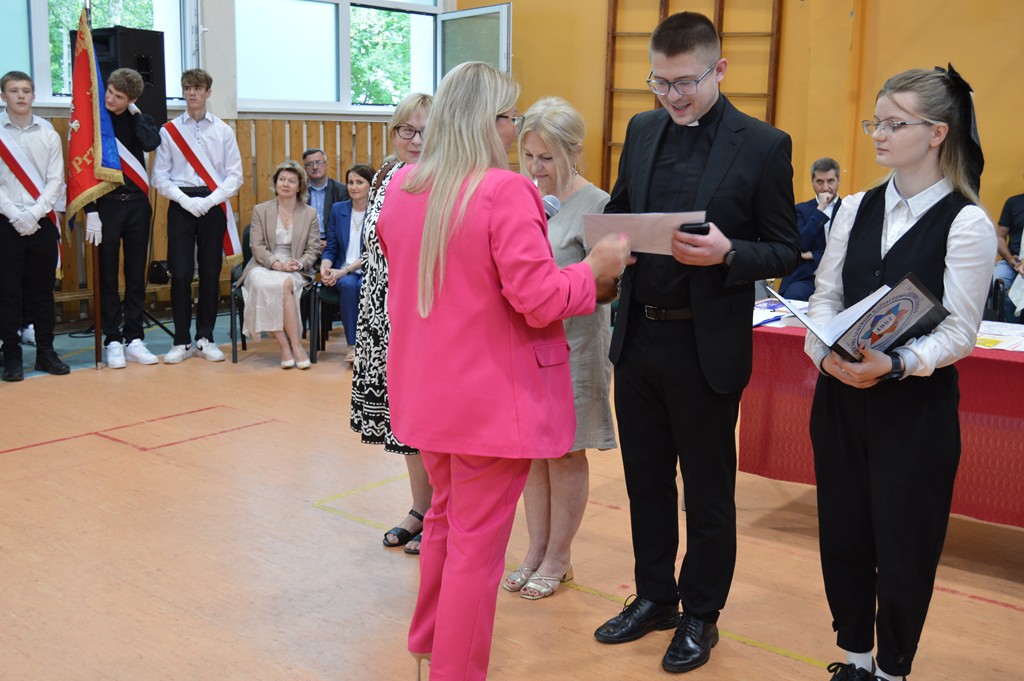 Fotogaleria z zakończenia roku szkolnego 2024/2025 - Obrazek 61