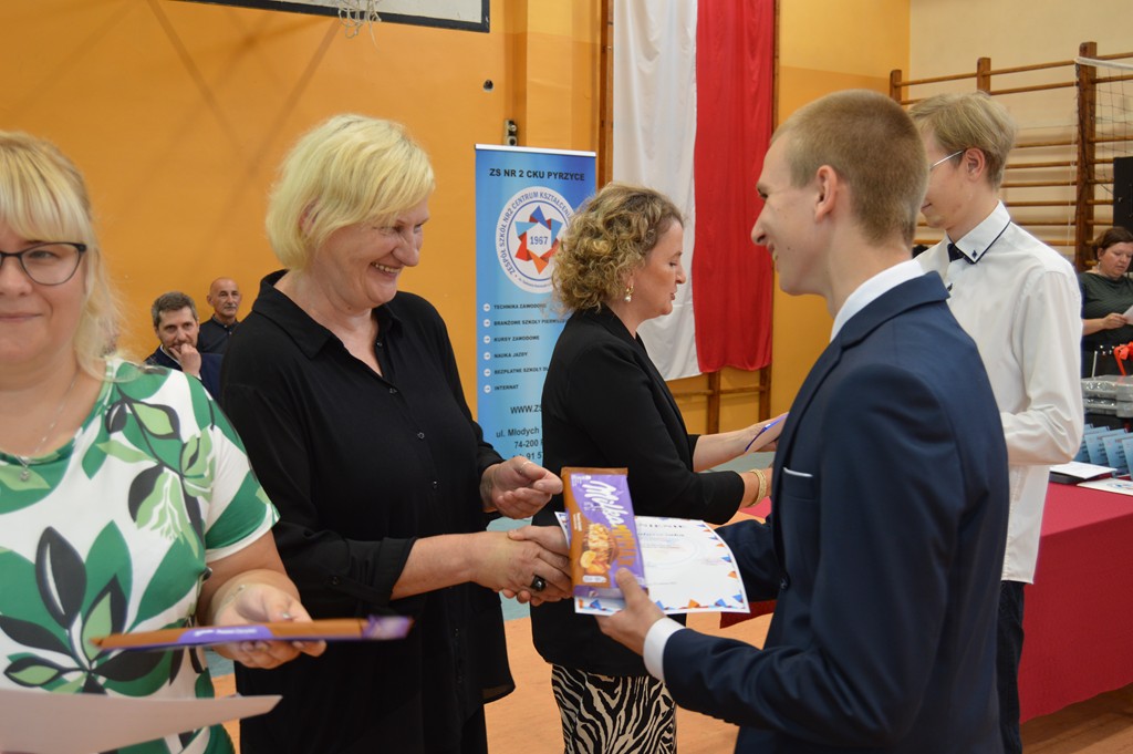 Fotogaleria z zakończenia roku szkolnego 2024/2025 - Obrazek 28
