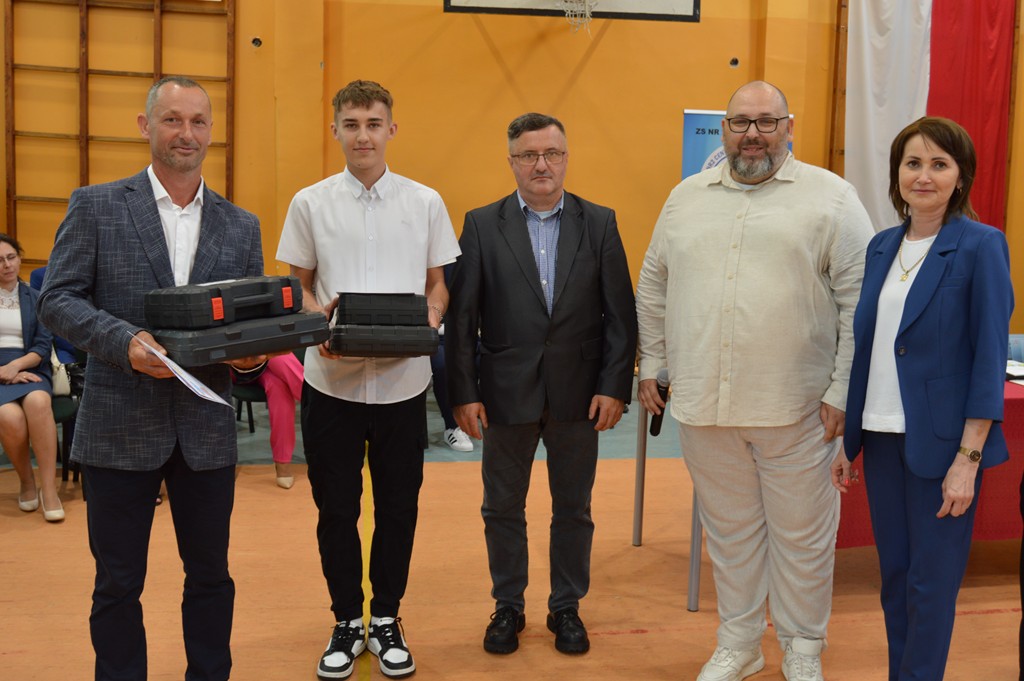 Fotogaleria z zakończenia roku szkolnego 2024/2025 - Obrazek 25