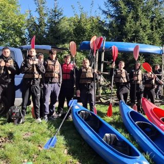 Rozpoczęcie roku szkolnego 2025/26 na spływie kajakowym 🛶
