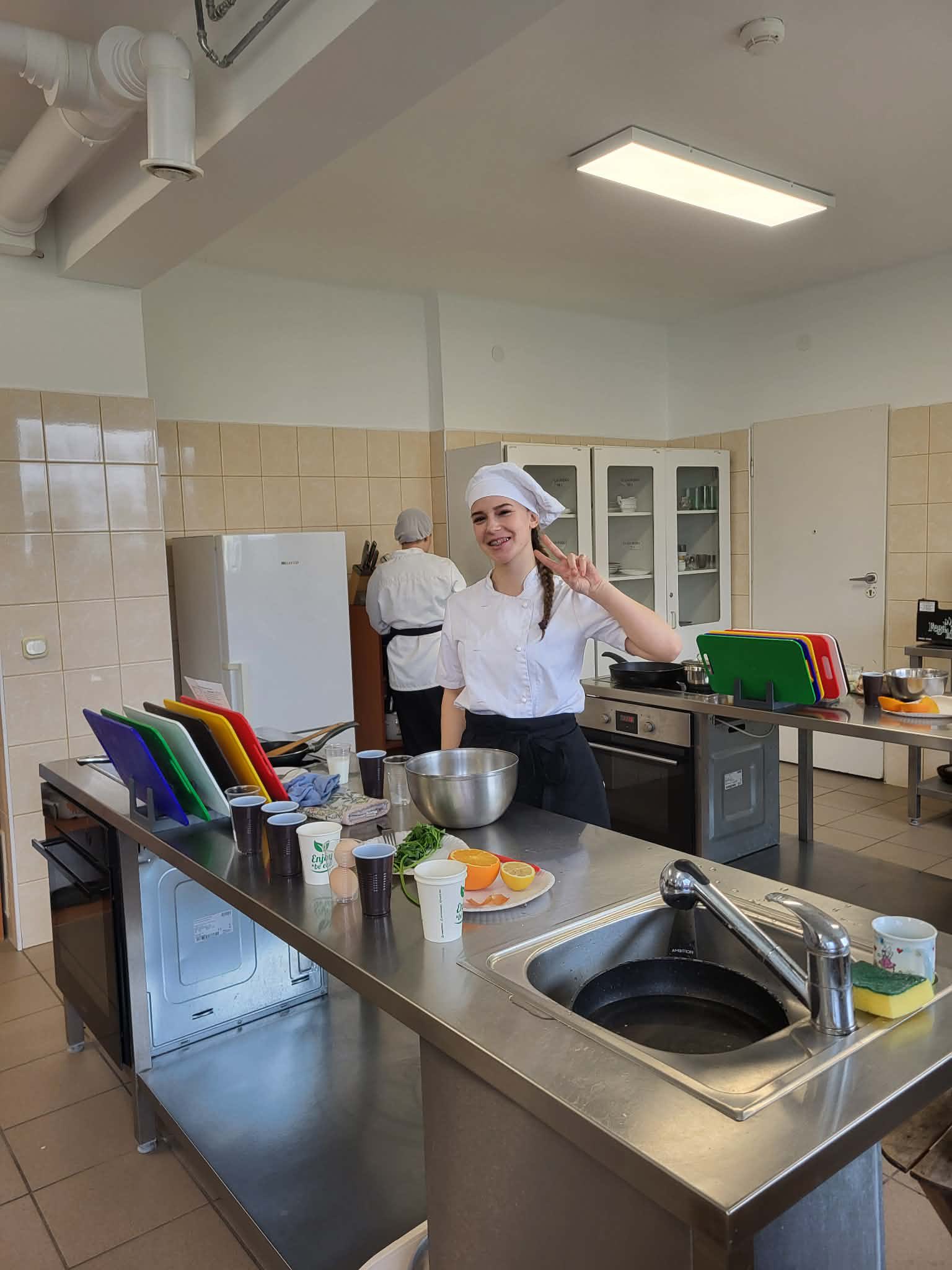 Przeprowadzenie egzaminów zawodowych w części praktycznej dla kwalifikacji HGT.02 w zawodzie technik żywienia i usług gastronomicznych oraz kucharz. - Obrazek 4