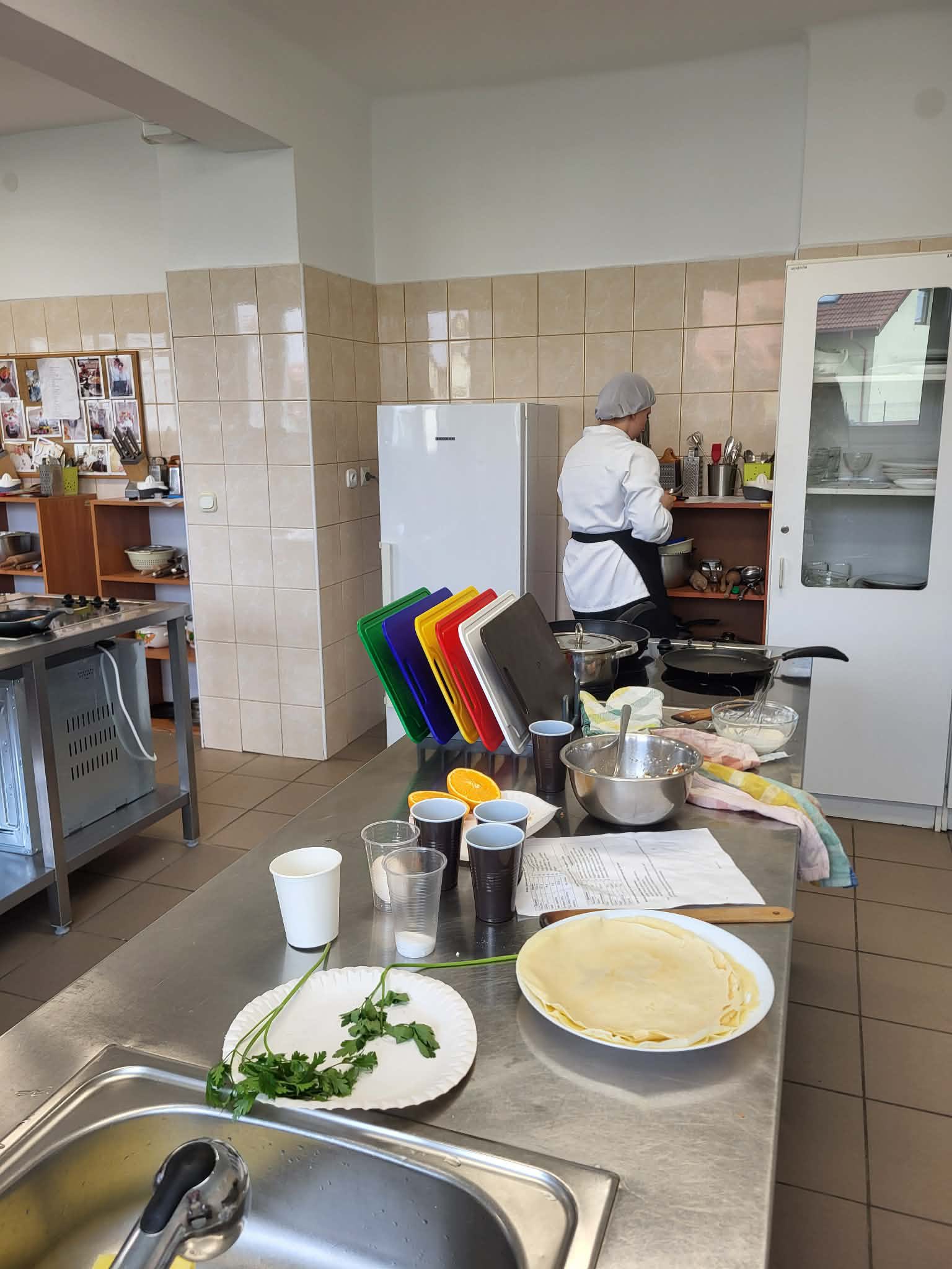 Przeprowadzenie egzaminów zawodowych w części praktycznej dla kwalifikacji HGT.02 w zawodzie technik żywienia i usług gastronomicznych oraz kucharz. - Obrazek 4