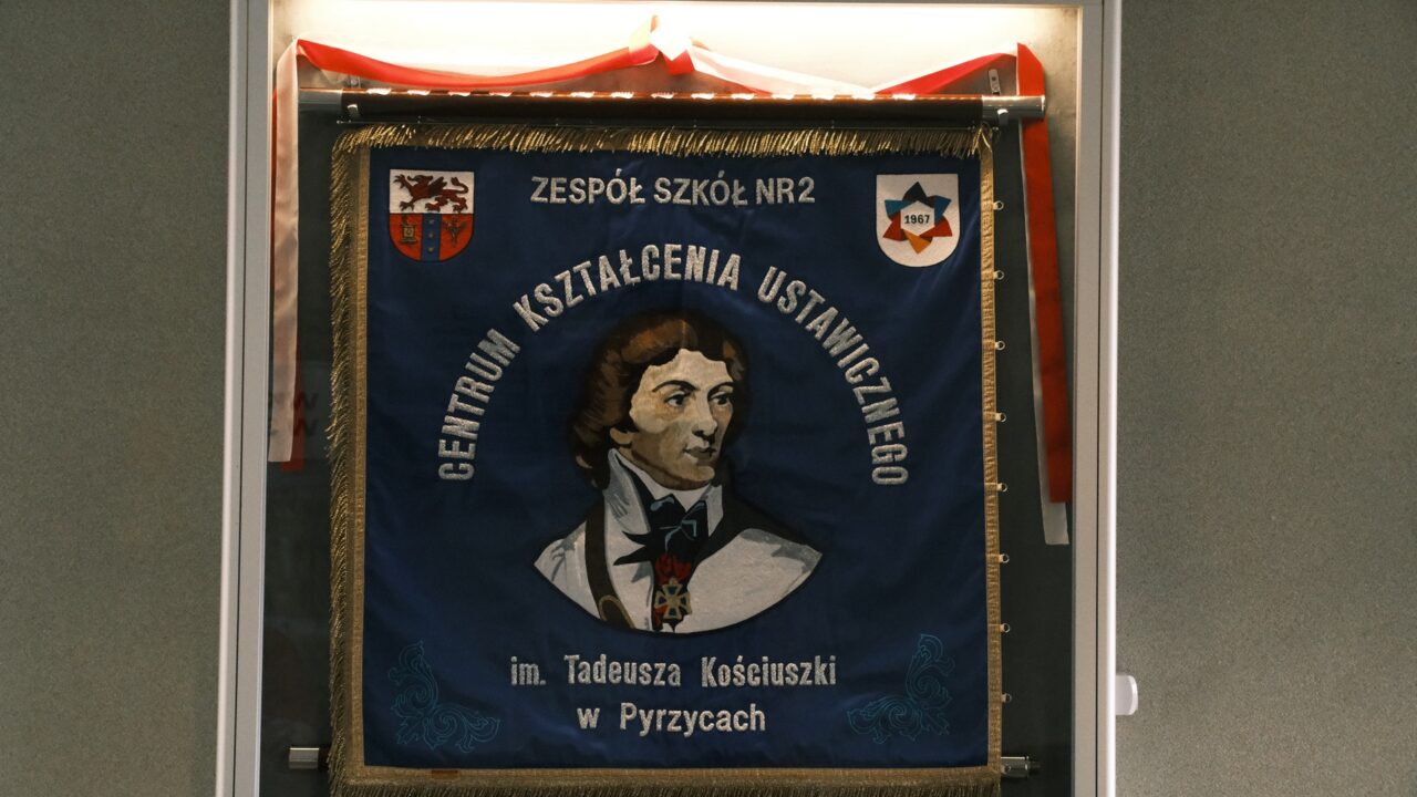 Sztandar szkoły